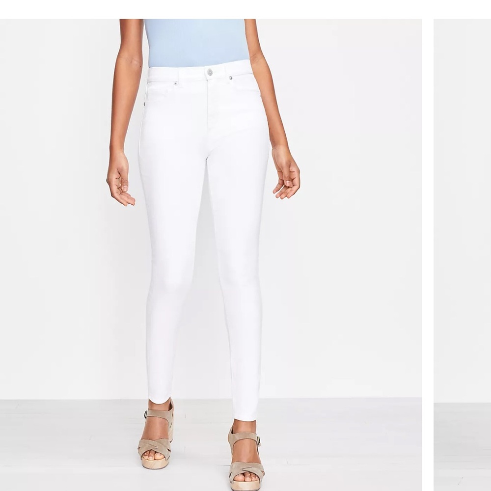 Loft white high waisted skinny jeans. Curvy fit. Size 31.